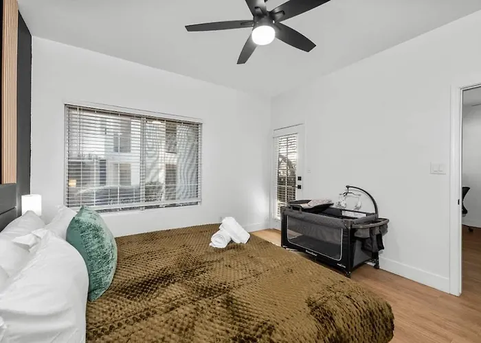Apartment Modish 2br Pickleball & Basketball Ct,pool,bbq&pet Frndly Scottsdale