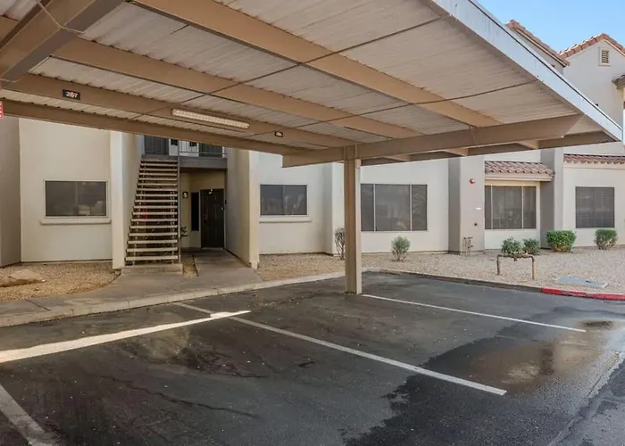 Modish 2br Pickleball & Basketball Ct,pool,bbq&pet Frndly Apartment Scottsdale