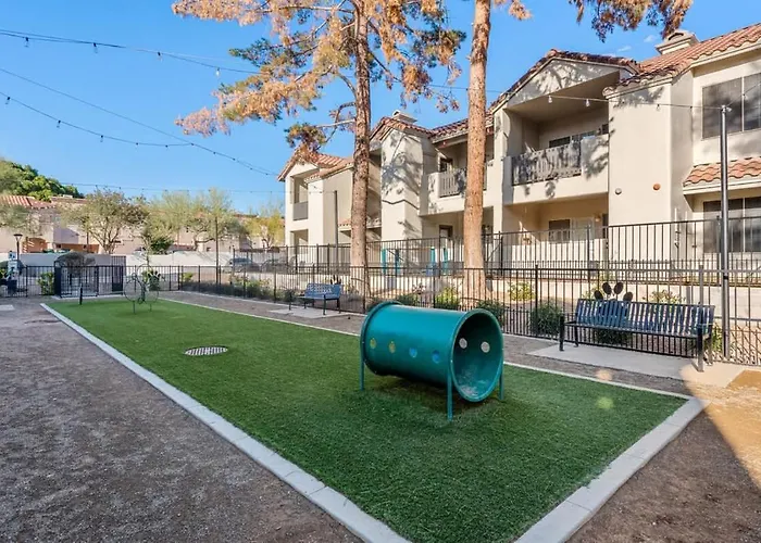 Apartment Modish 2br Pickleball & Basketball Ct,pool,bbq&pet Frndly